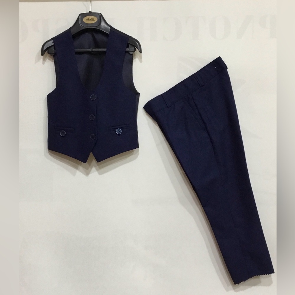 Kids Suits - Picture 3 of 5